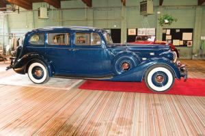 Packard Twelve 7-Passenger Touring Sedan 1937 года